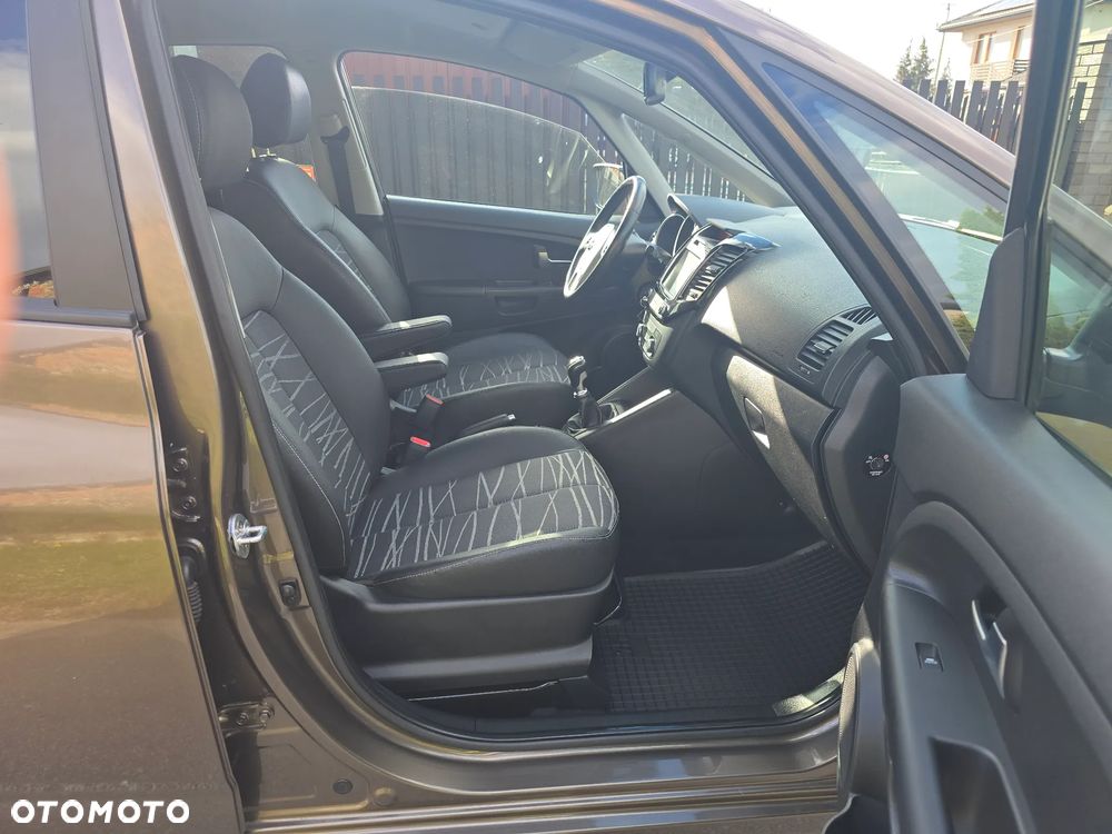 Kia Venga 1.4 Business Line - 13