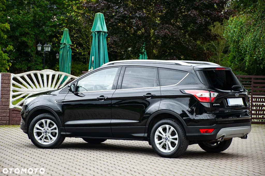 Ford Kuga 1.5 EcoBoost TITANIUM - 4