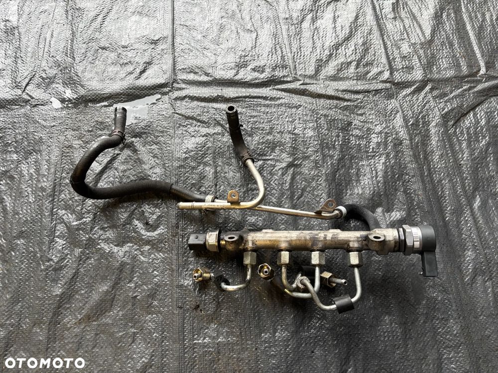 Vw Skoda Audi 1,6 diesel listwa wtryskowa 04L089B - 2