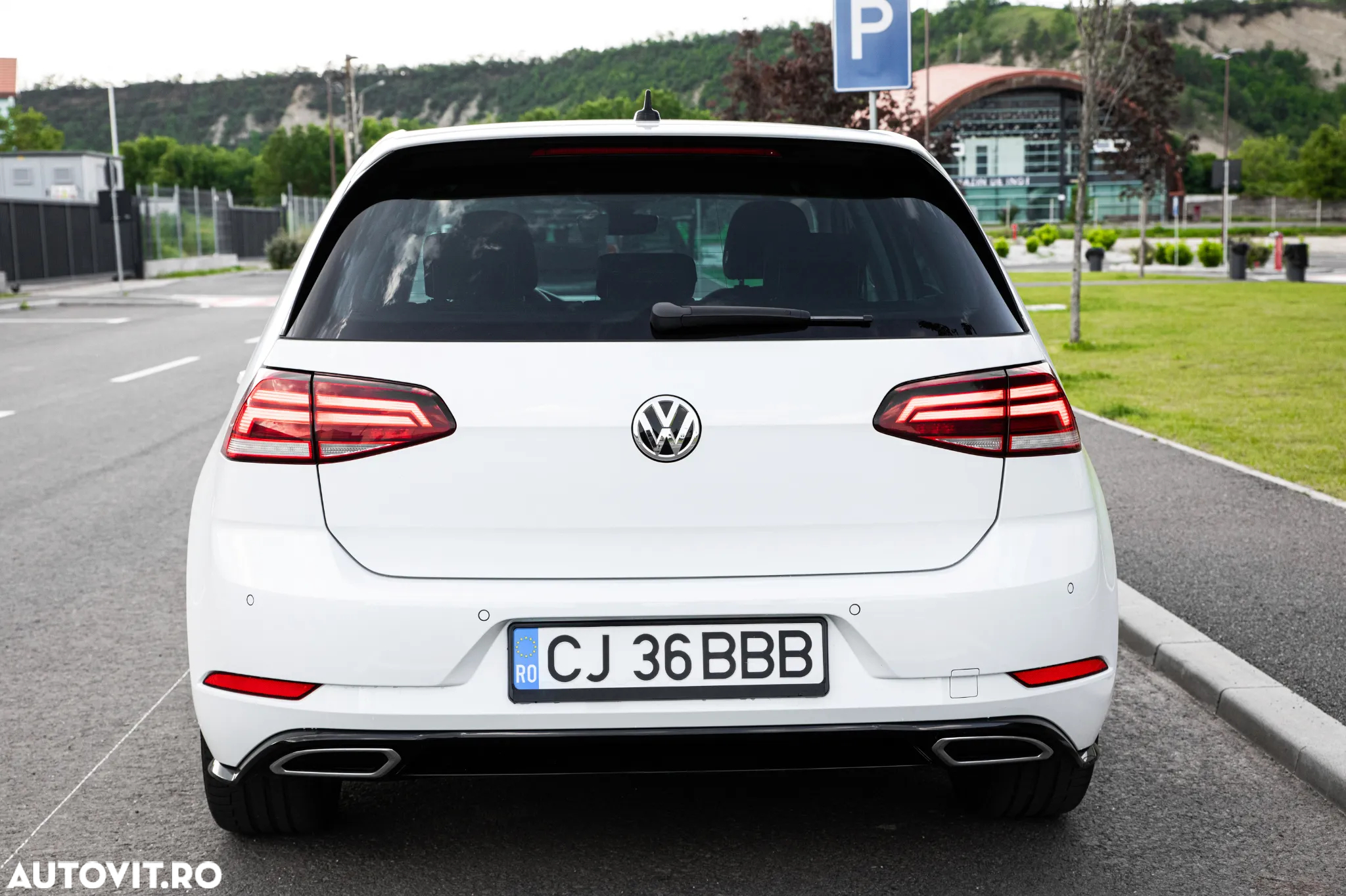 Volkswagen Golf 2.0 TDI Highline - 5