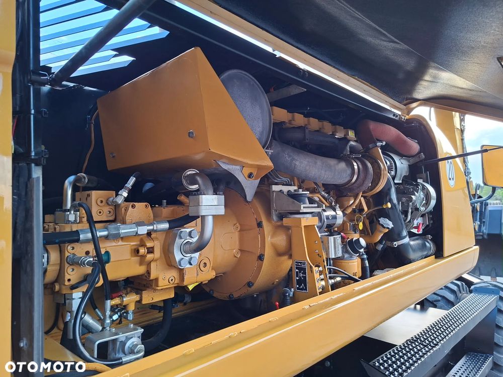 Caterpillar CAT M 322 D - 26