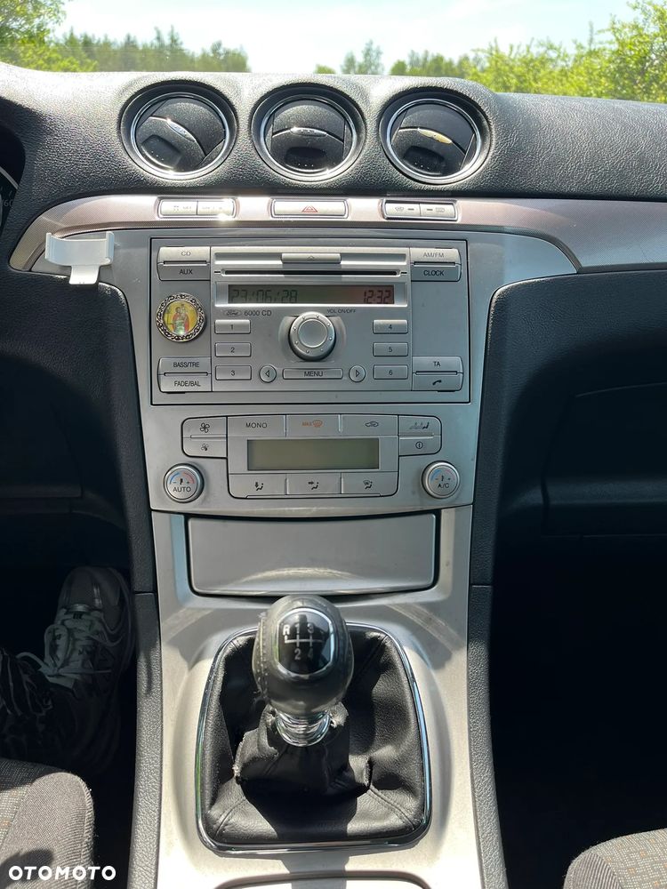 Ford Galaxy - 13