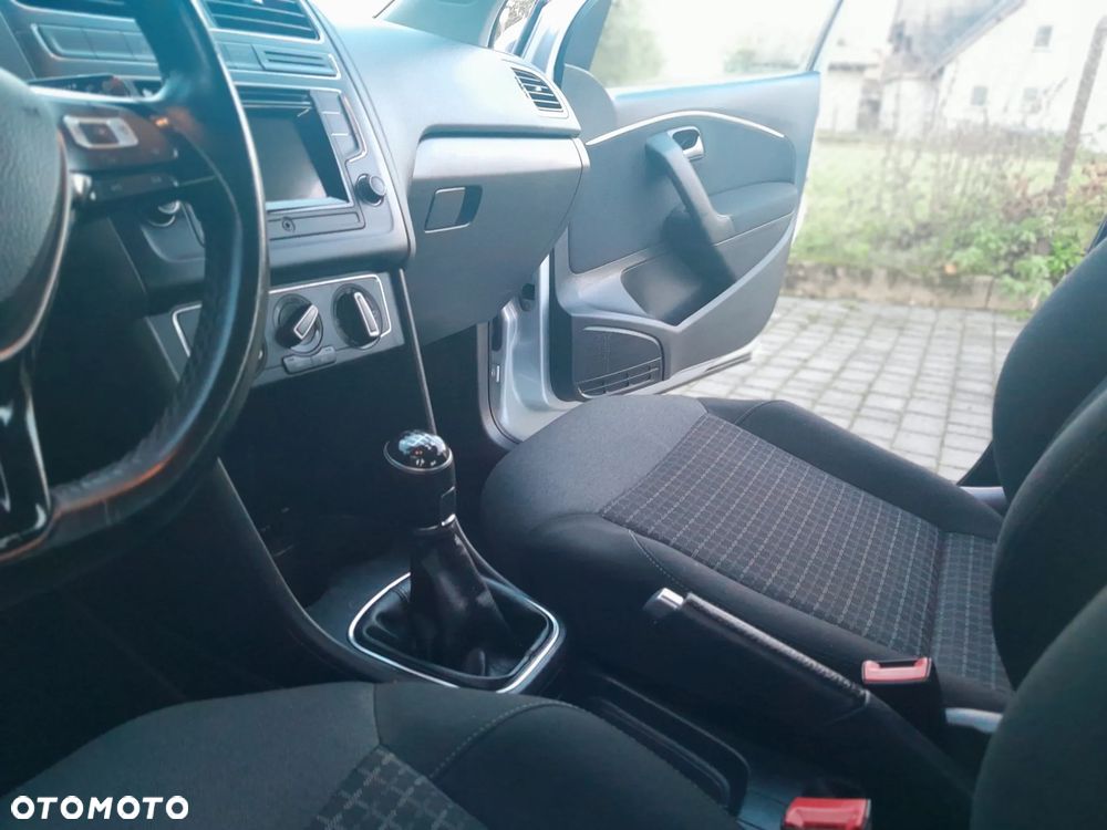 Volkswagen Polo 1.4 TDI (Blue Motion Technology) Comfortline - 16