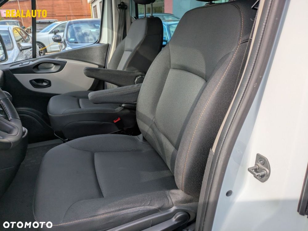 Renault Trafic - 13