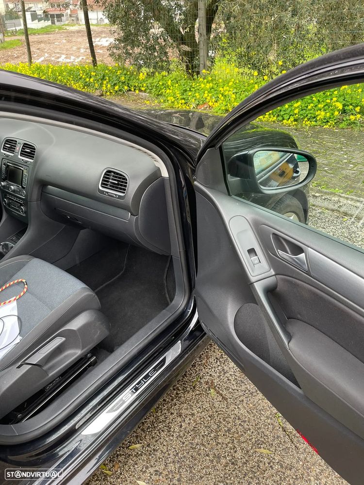 VW Golf 1.6 TDi DPF Style - 16