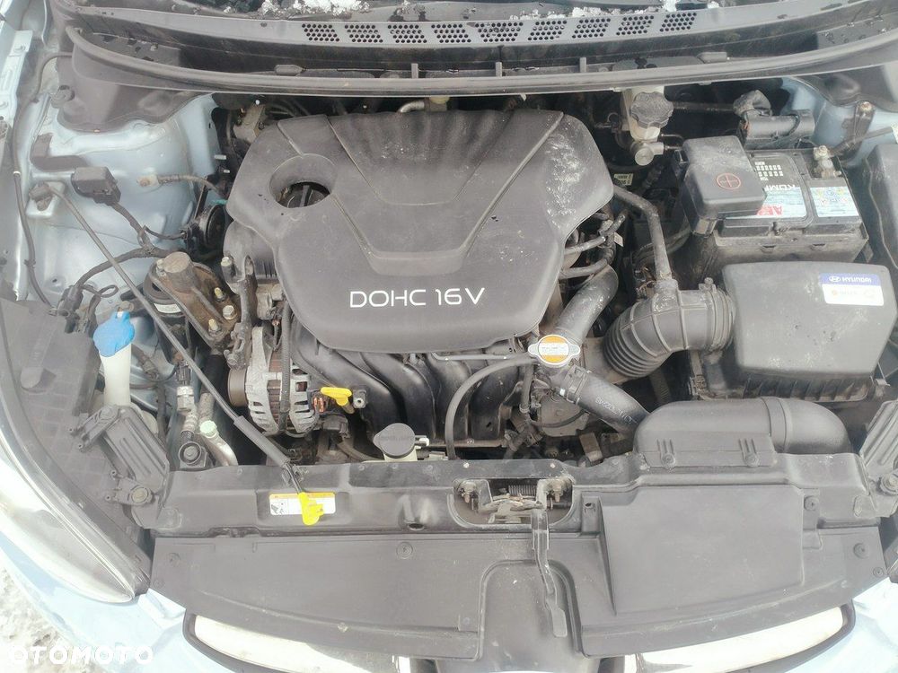 Hyundai Elantra - 19
