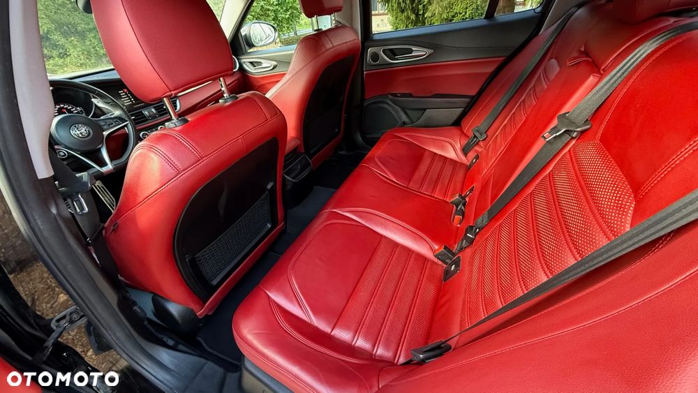 Alfa Romeo Giulia 2.0 Turbo Veloce Q4 - 16