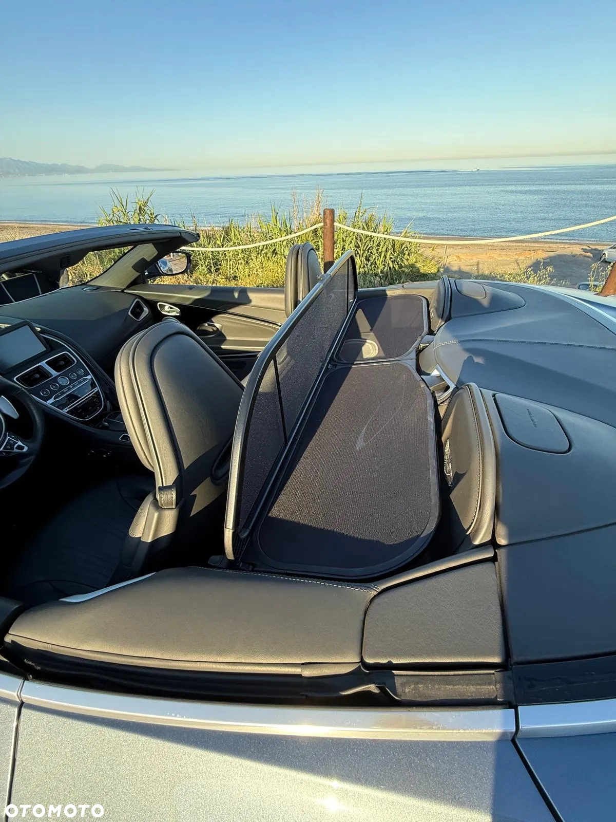 Aston Martin DB11 V8 Volante - 9