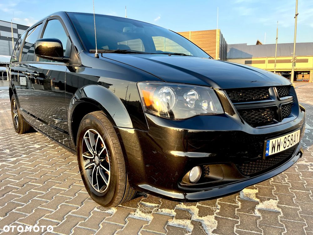 Dodge Grand Caravan - 2