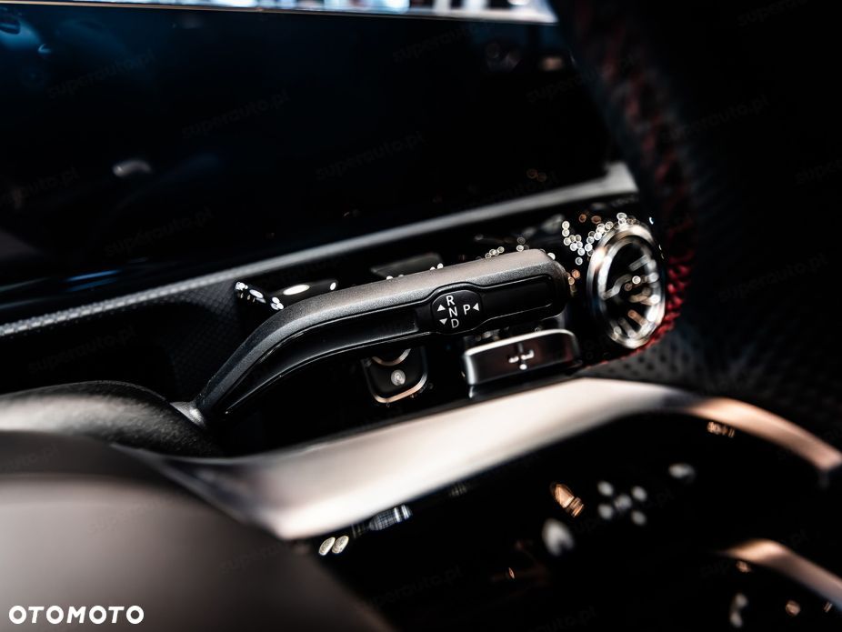 Mercedes-Benz CLA - 9