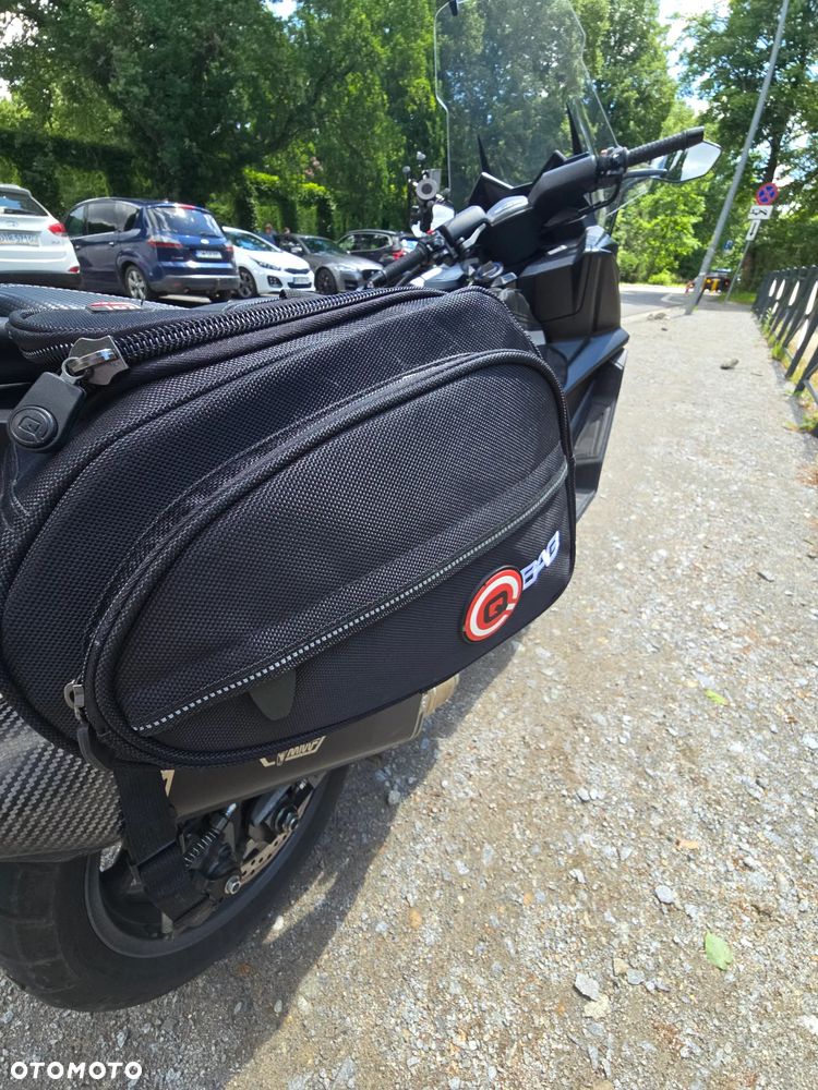 Kymco AK 550 - 16
