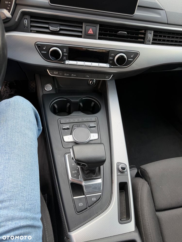 Audi A4 Limousine 40 TFSI Sport S tronic - 30