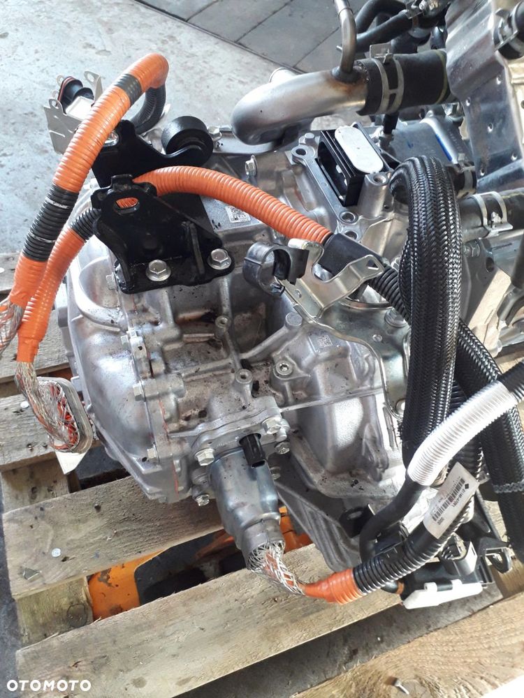 Toyota Auris II LIFT 1,8 hybryda skrzynia NOWA - 5