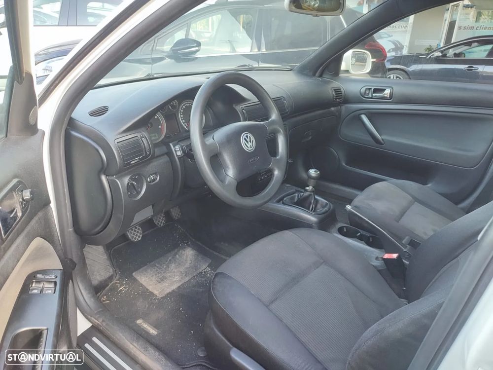 VW Passat Variant 1.9 TDi Comfortline Family - 6