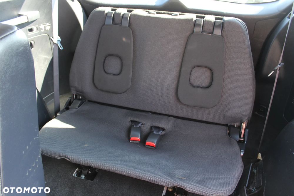 Citroën C-Crosser 2.2 HDi Exclusive - 25