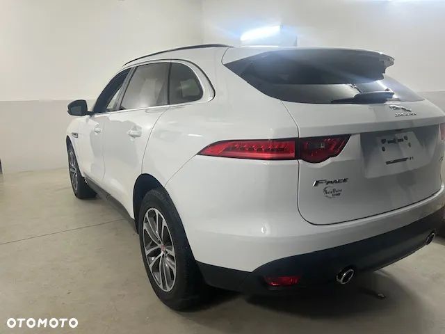 Jaguar F-Pace - 1