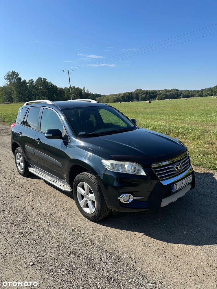 Toyota RAV4 - 1