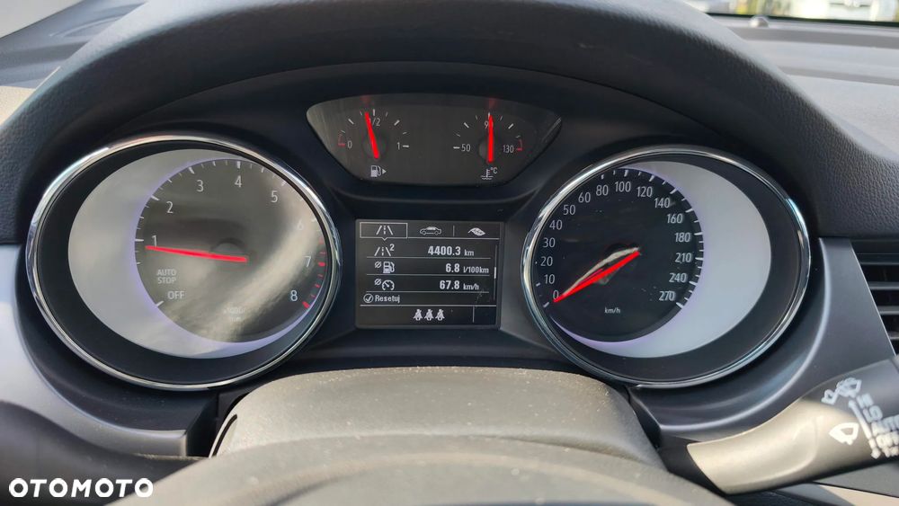 Opel Astra 1.4 Turbo 120 Jahre - 11