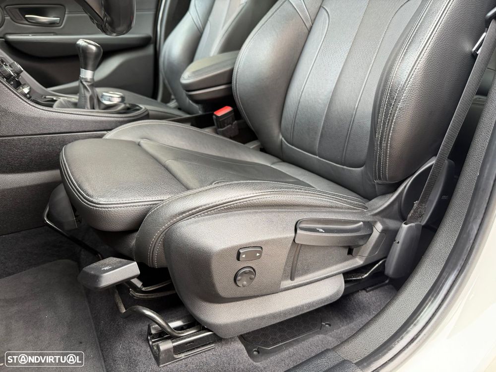 BMW 218 Gran Tourer i 7L Pack M - 38