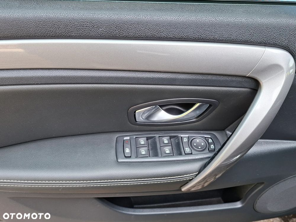 Renault Laguna 2.0 dCi Initiale - 12