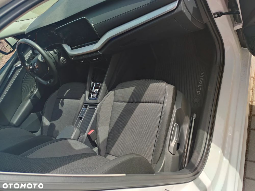 Skoda Octavia 2.0 TDI DSG Style - 12