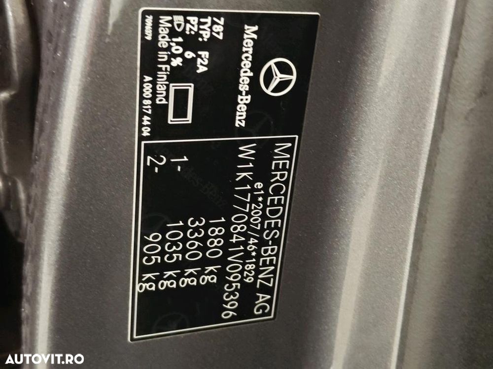 Mercedes-Benz A 180 7G-DCT Special Edition - 9