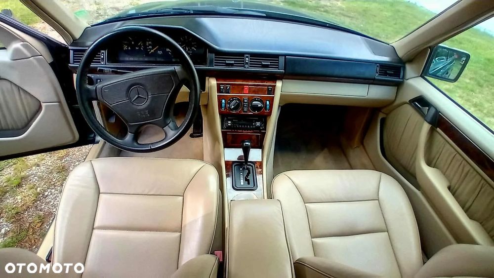 Mercedes-Benz Klasa E 300 D Turbo - 10