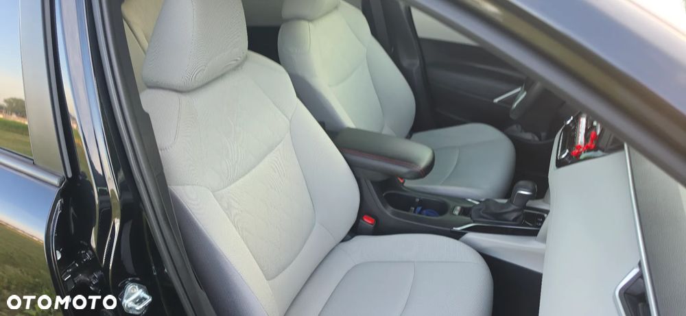Toyota Corolla Cross - 17