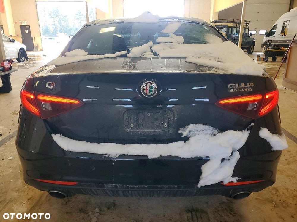 Alfa Romeo Giulia - 24