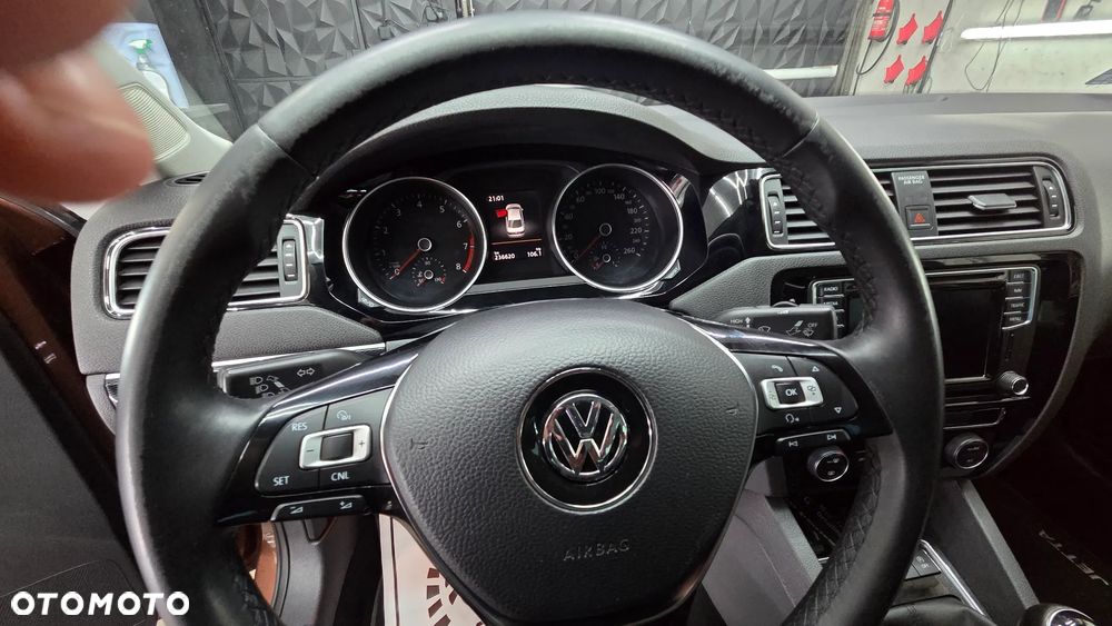 Volkswagen Jetta 1.4 TSI BMT Highline - 4