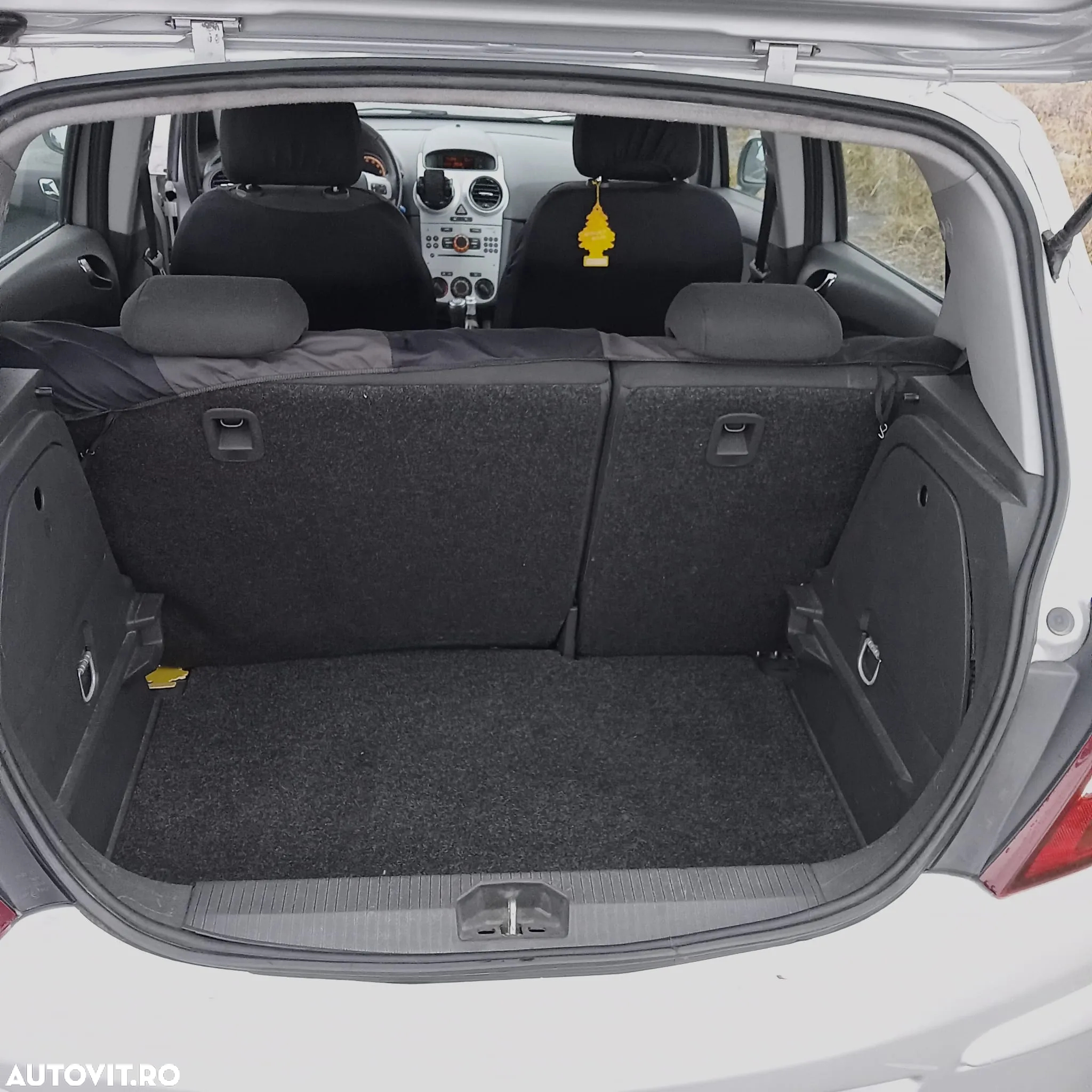 Opel Corsa 1.2 Essentia - 8