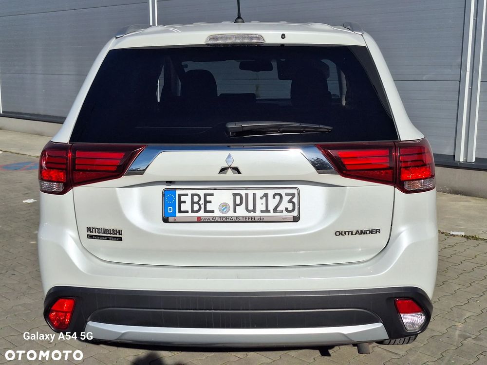 Mitsubishi Outlander 2.0 2WD SUV-Star - 9