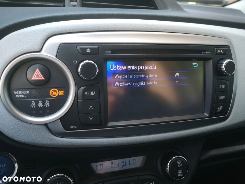 Toyota Yaris Hybrid 100 Life - 17