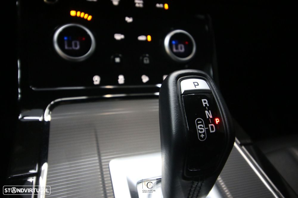 Land Rover Range Rover Evoque P300e R-Dynamic SE - 24