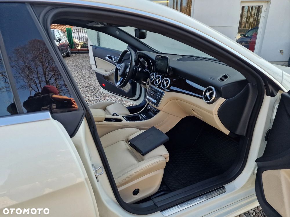 Mercedes-Benz CLA - 14