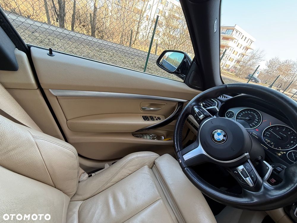 BMW Seria 3 330i xDrive M Sport - 10
