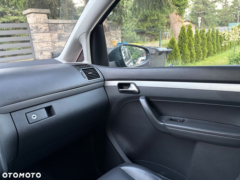 Volkswagen Touran 1.4 TSI EcoFuel DSG Comfortline - 11