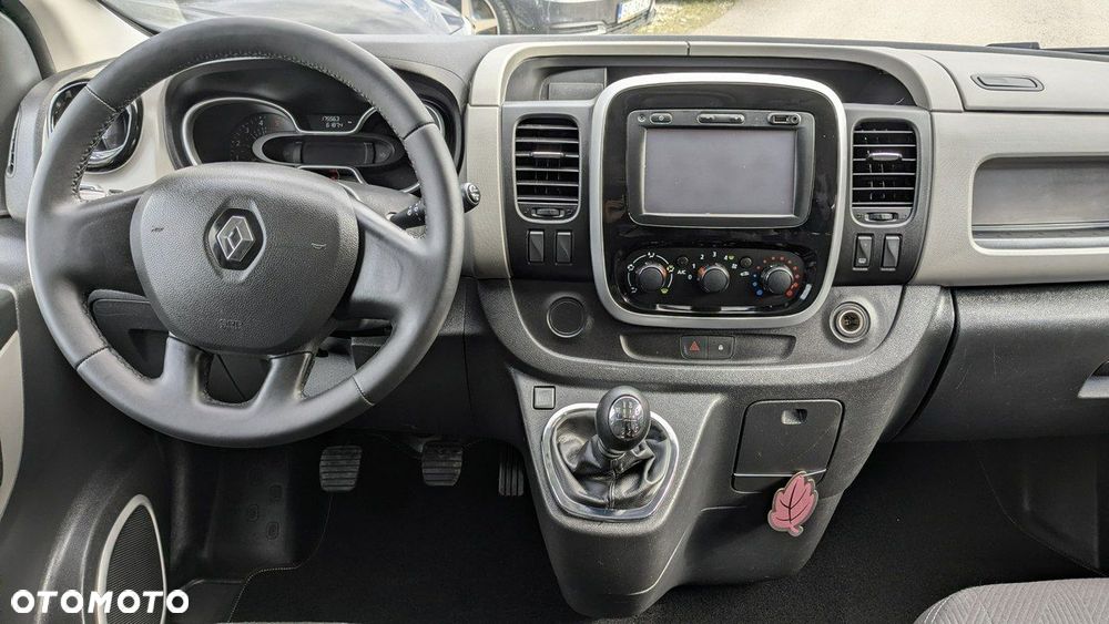 Renault Trafic - 25