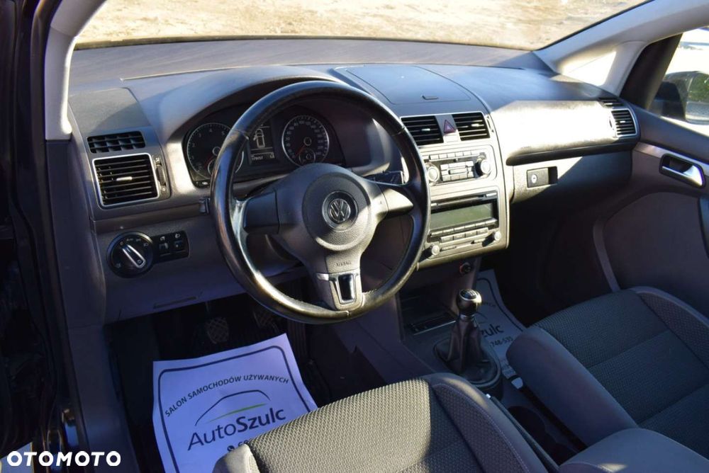 Volkswagen Touran - 16