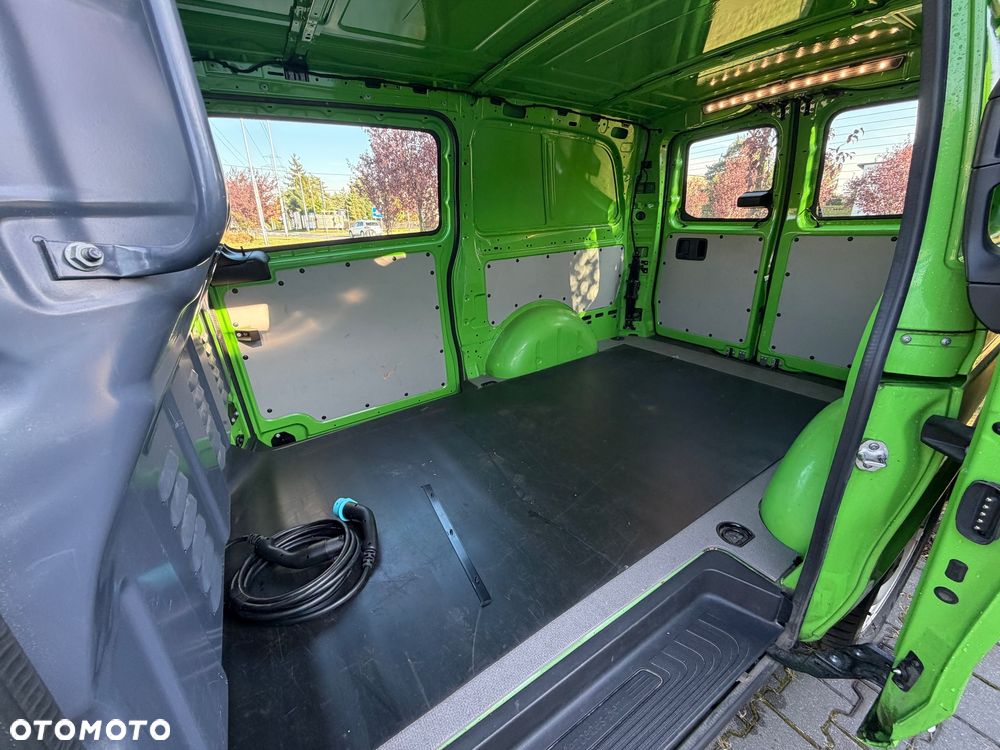 Mercedes-Benz evito - 20