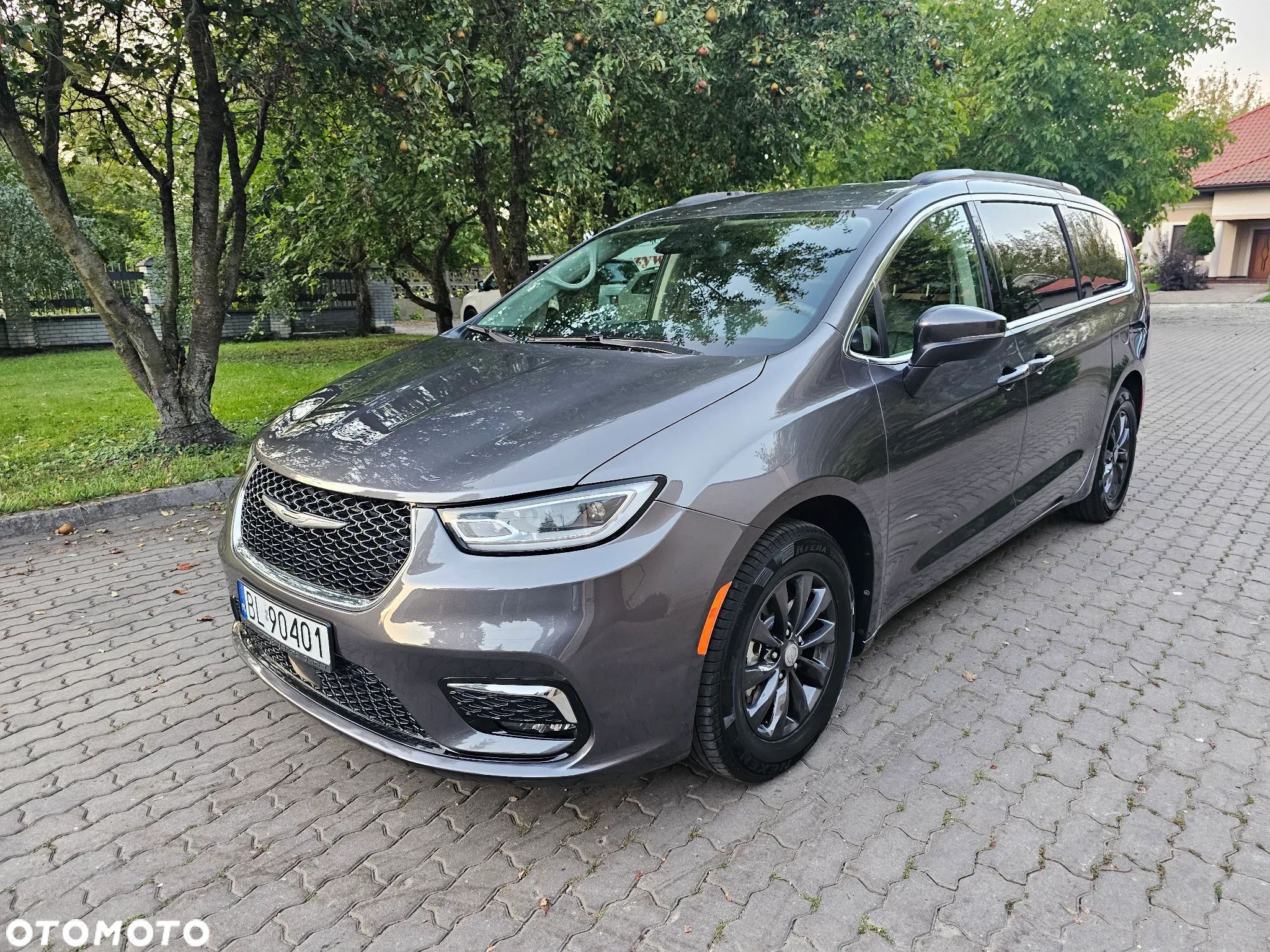 Chrysler Pacifica - 1
