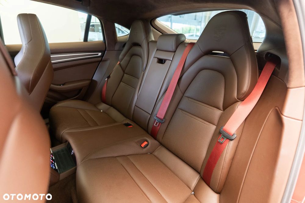 Porsche Panamera 4 E-Hybrid Platinum Edition - 34