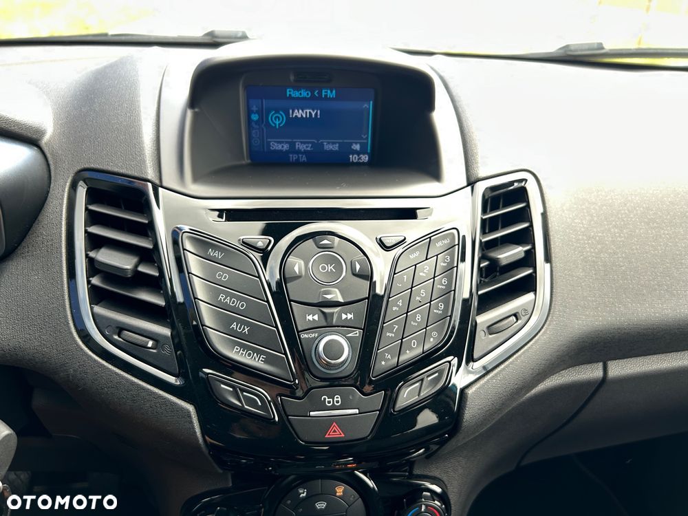 Ford Fiesta 1.0 EcoBoost S&S TITANIUM - 21