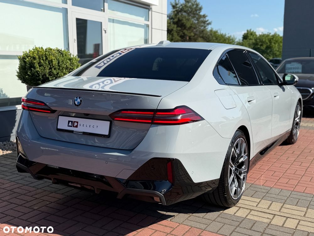 BMW Seria 5 520d xDrive mHEV M Sport - 8