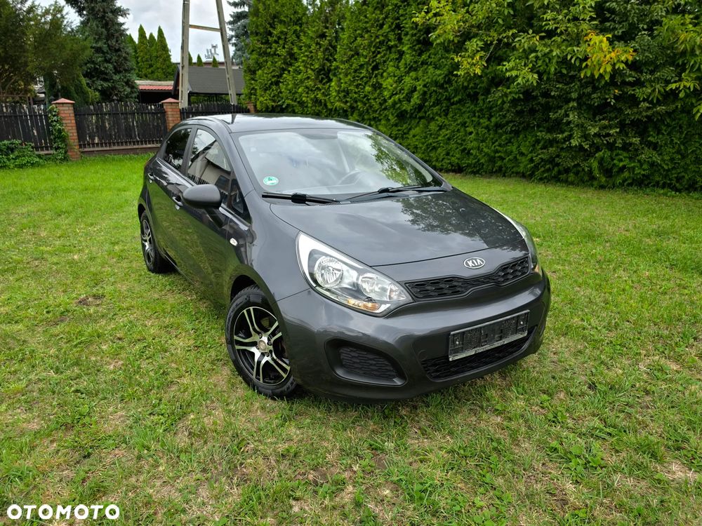Kia Rio 1.2 Fifa World Cup Edition - 21