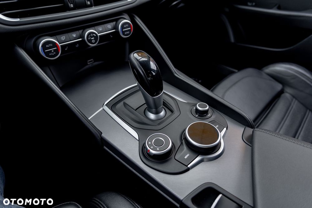 Alfa Romeo Giulia 2.0 Turbo Veloce Q4 - 30