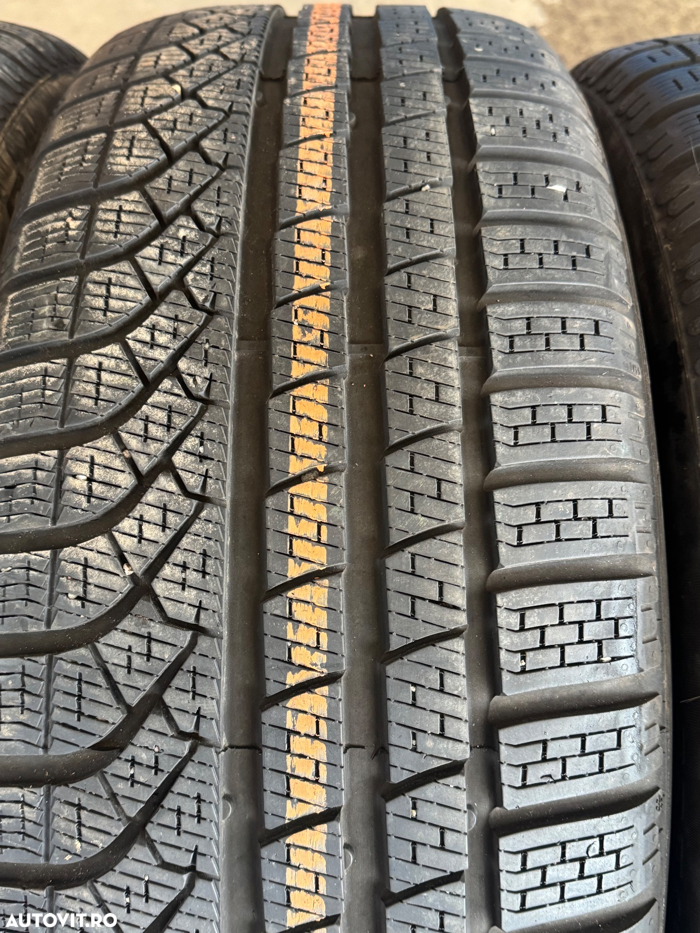 Vând 4 anvelope 235/50/19 Pirelli de iarnă ca noi - 5