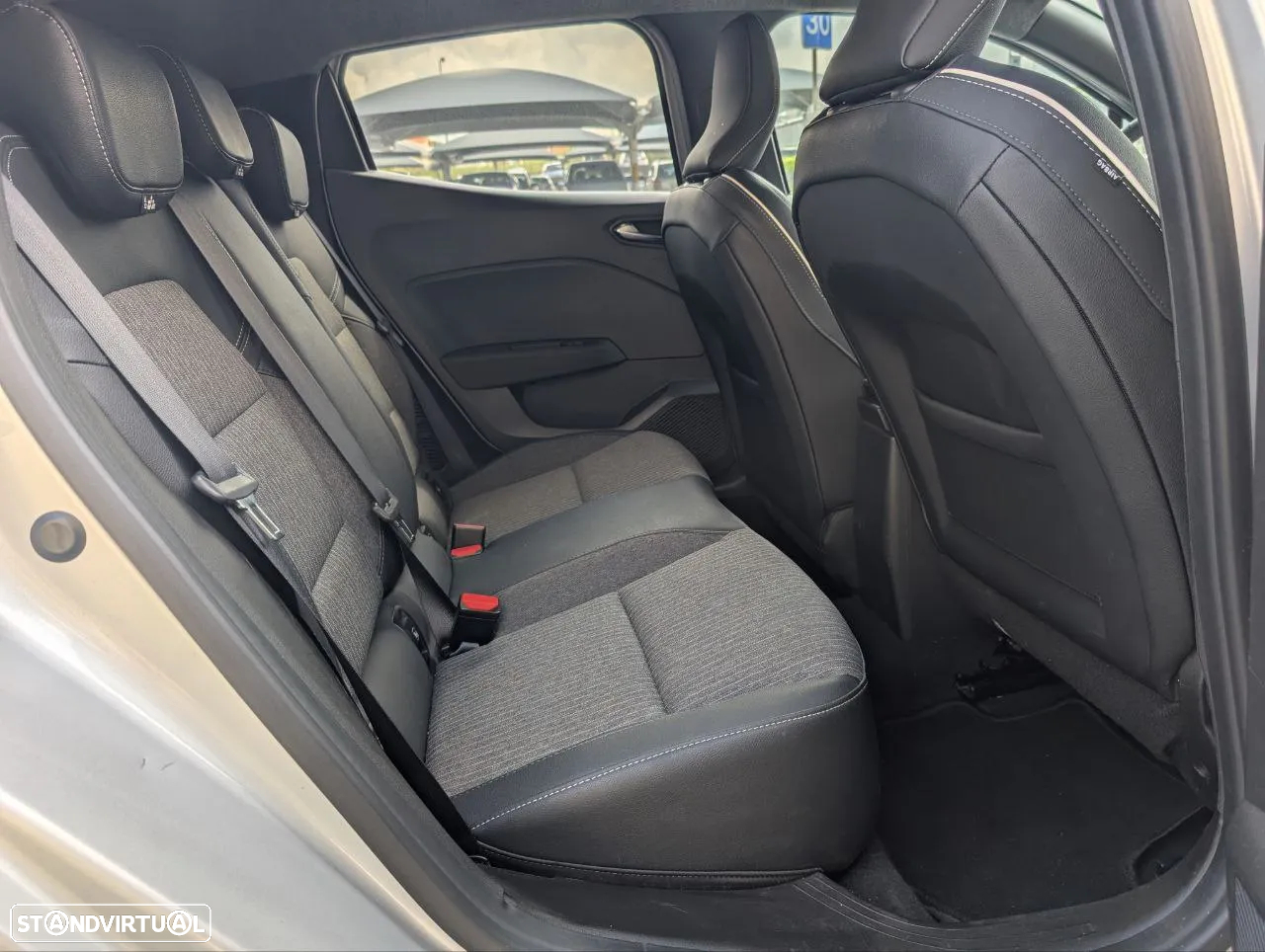 Renault Clio 1.6 E-Tech Full Hybrid Techno - 20