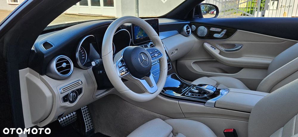 Mercedes-Benz Klasa C 300 Cabrio 9G-TRONIC AMG Line - 21
