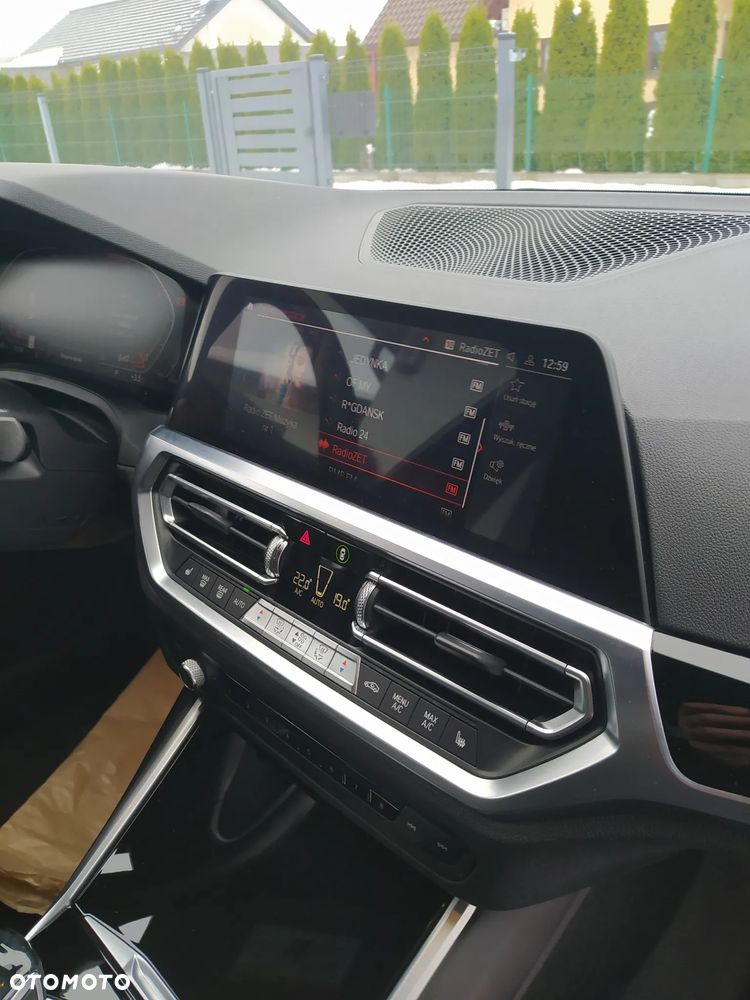 BMW Seria 3 330i Sport Line - 15